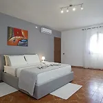 Giovanna- Seaside Escape, 80m To *