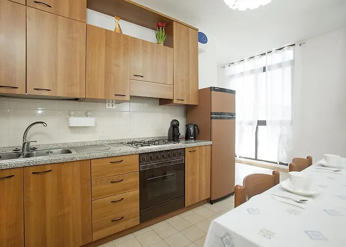 Giovanna- Seaside Escape, 80m To *